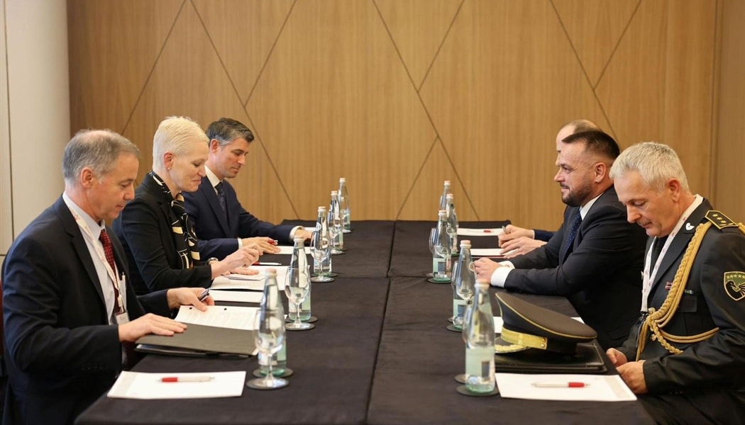 Ministar Odbrane Ejup Maqedonci sastao se sa pomoćnicom američkog sekretara za odbranu Celeste Wallander