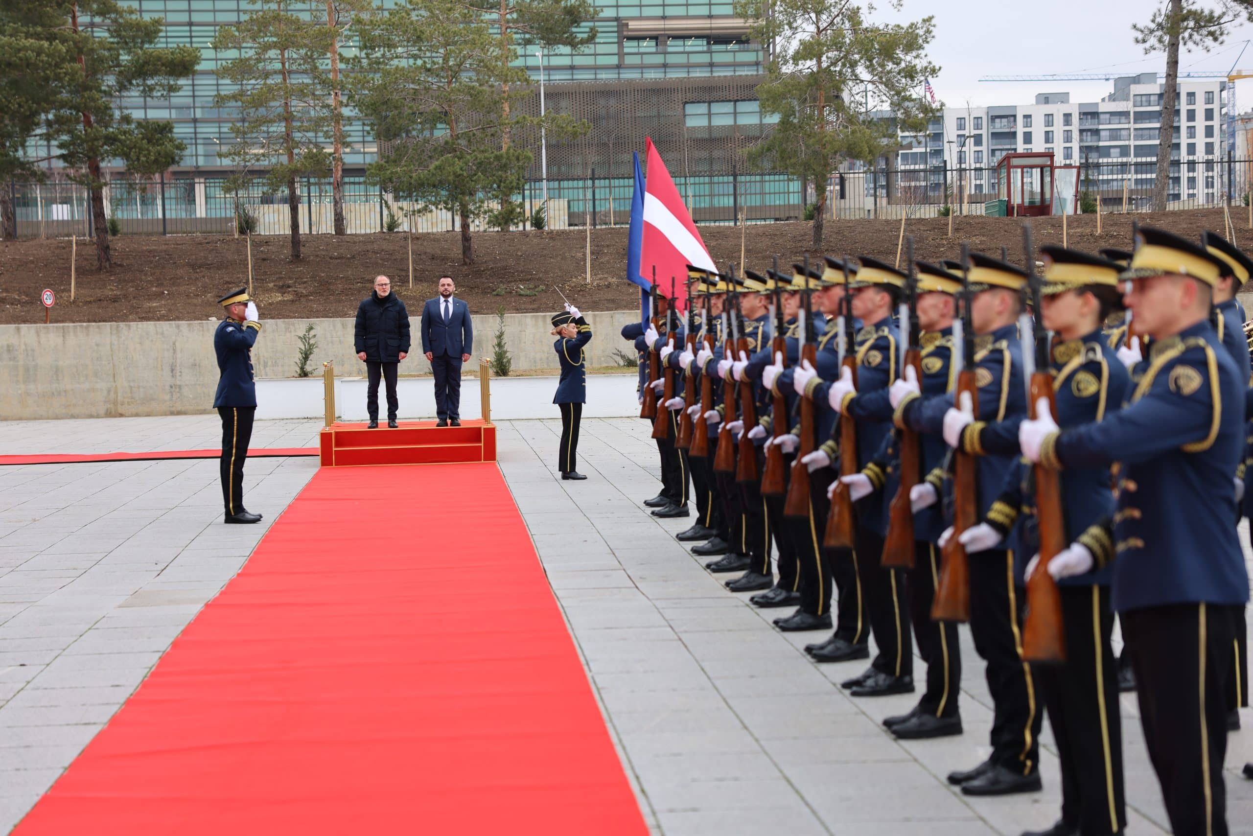 Ministar Maqedonci doćekao je u zvaničnoj poseti ministra Odbrane Letonije, Andris Sprūds