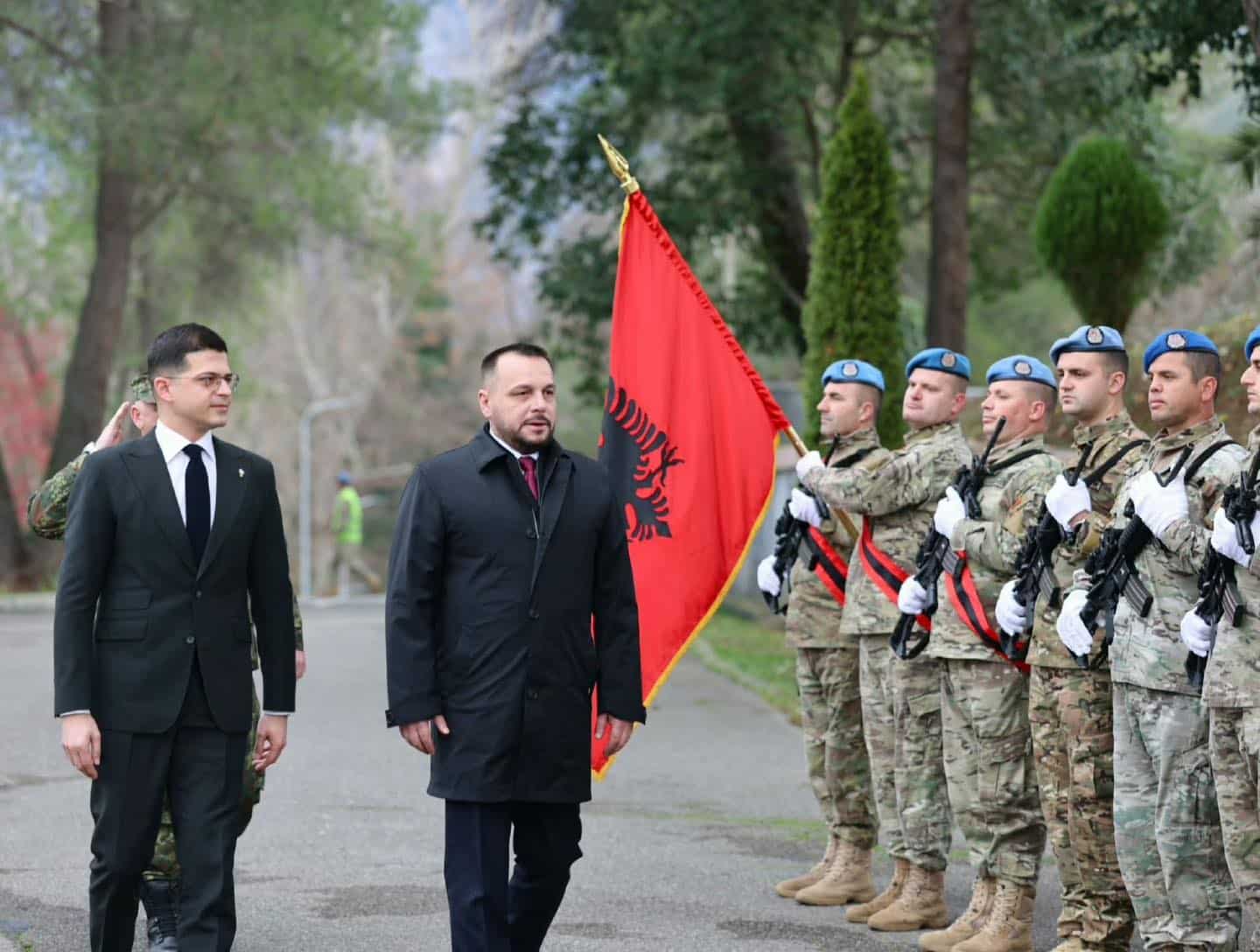 Ministar Odbrane Ejup Macqedonci učestvovao je na ceremoniji polaganja zakletve polaznika Komando kursa u Zallher, Albanija