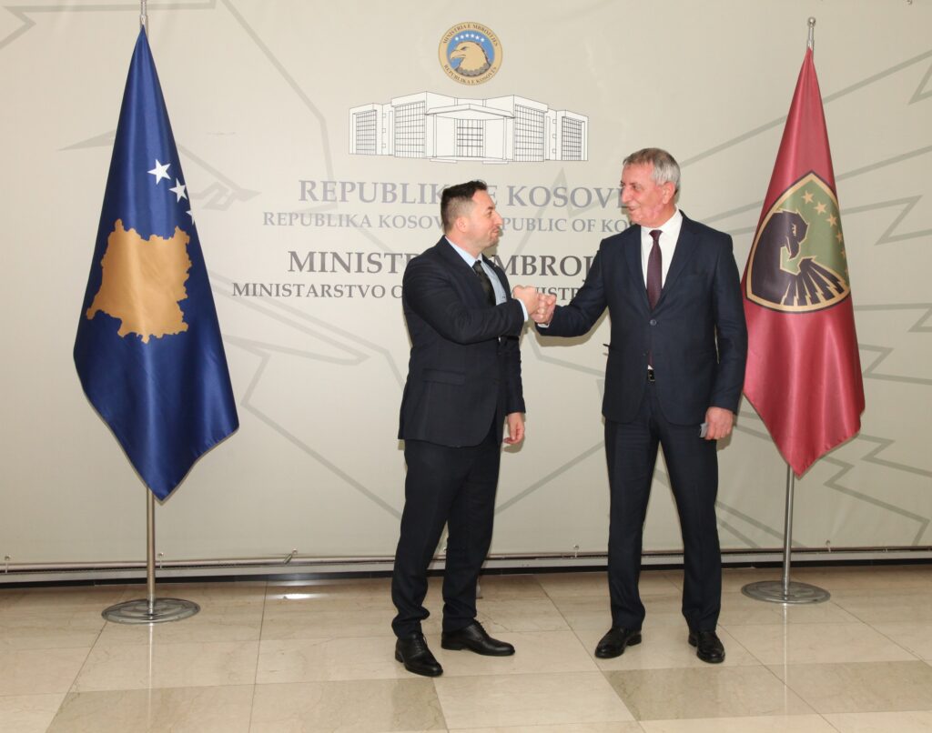 Armend Mehaj pranoi zyrtarisht detyrën e Ministrit të Mbrojtjes